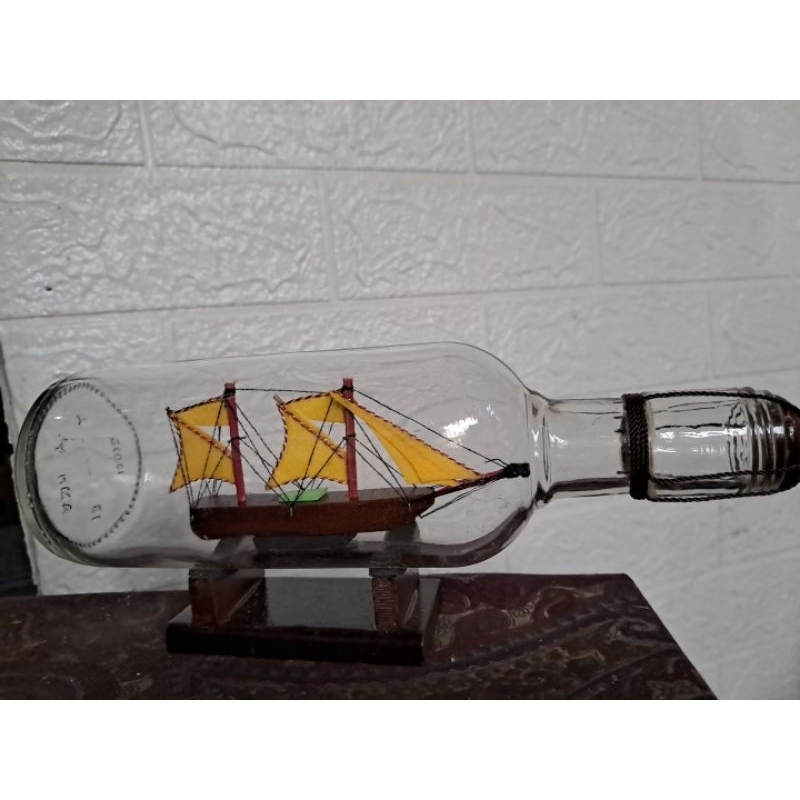 miniatur mini atur perahu diecast kapal dalam botol pajangan hiasan rumah kantor meja dekorasi souve
