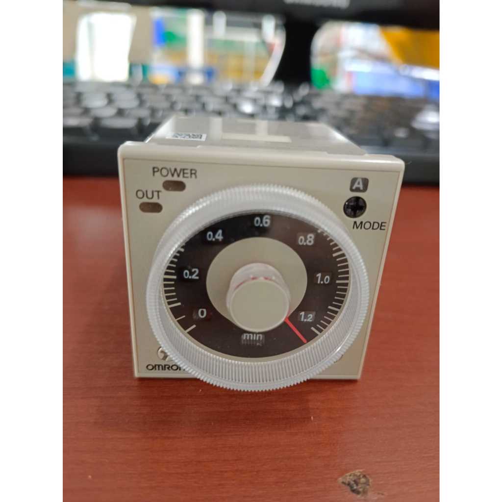 TIMER AC100-240 DC100-125 OMRON H3CR-A8