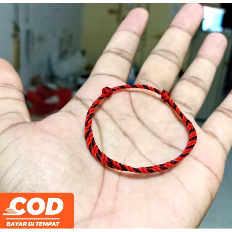 Gelang Tridatu Merah Hitam