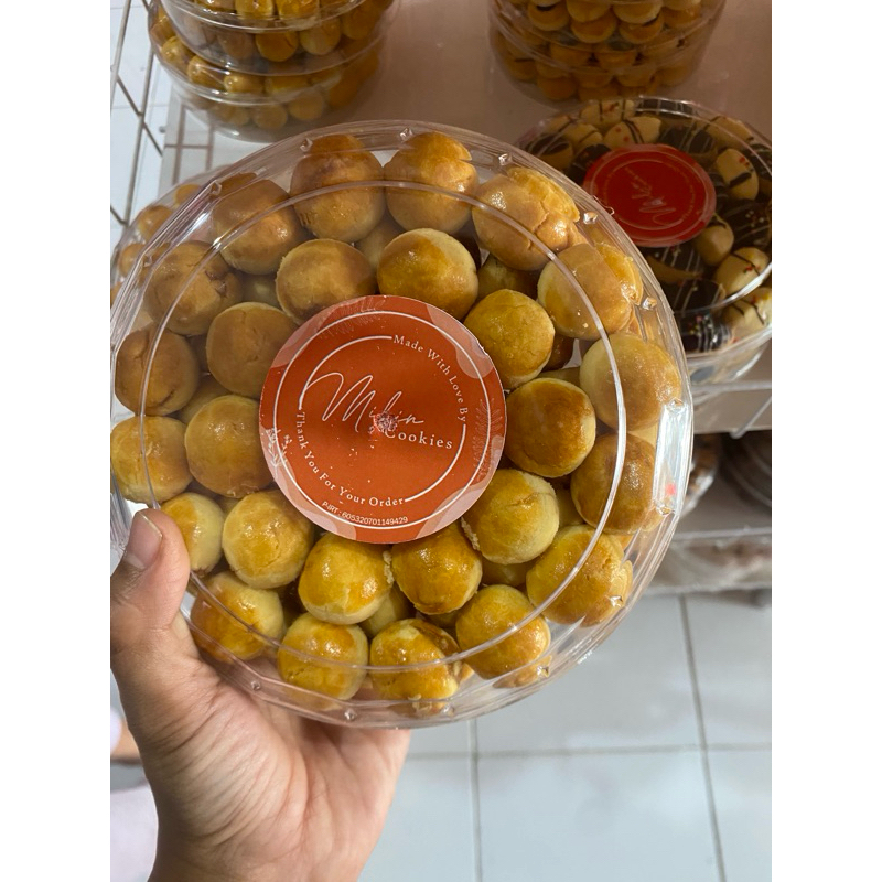 

KUE LEBARAN NASTAR