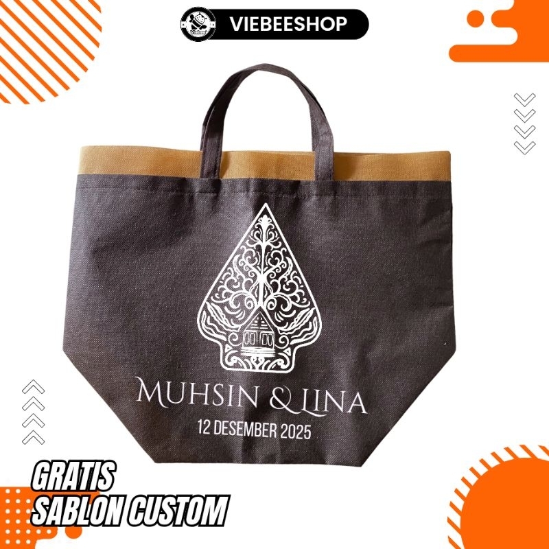 

TAS HAJATAN KOTAK NASI SPUNBOUND ACARA WEDDING ULTAH TASYAKURAN TERMURAH FREE SABLON KPK 20x20x20 60gsm
