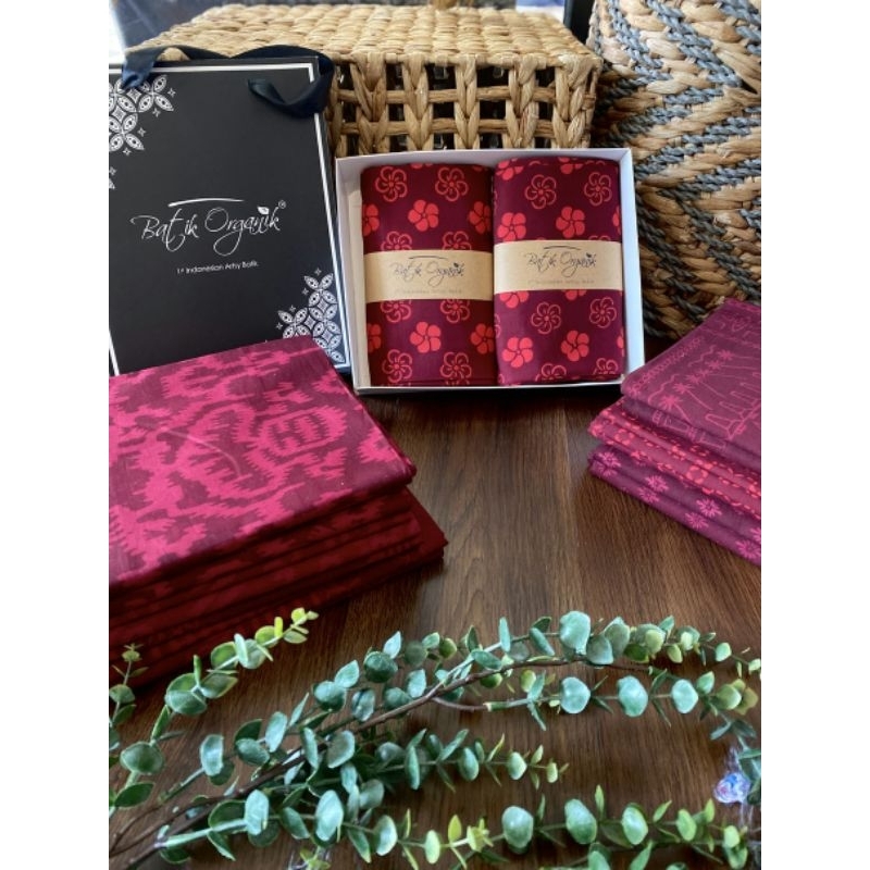 Hampers Batik Couple Lasem Burgundy