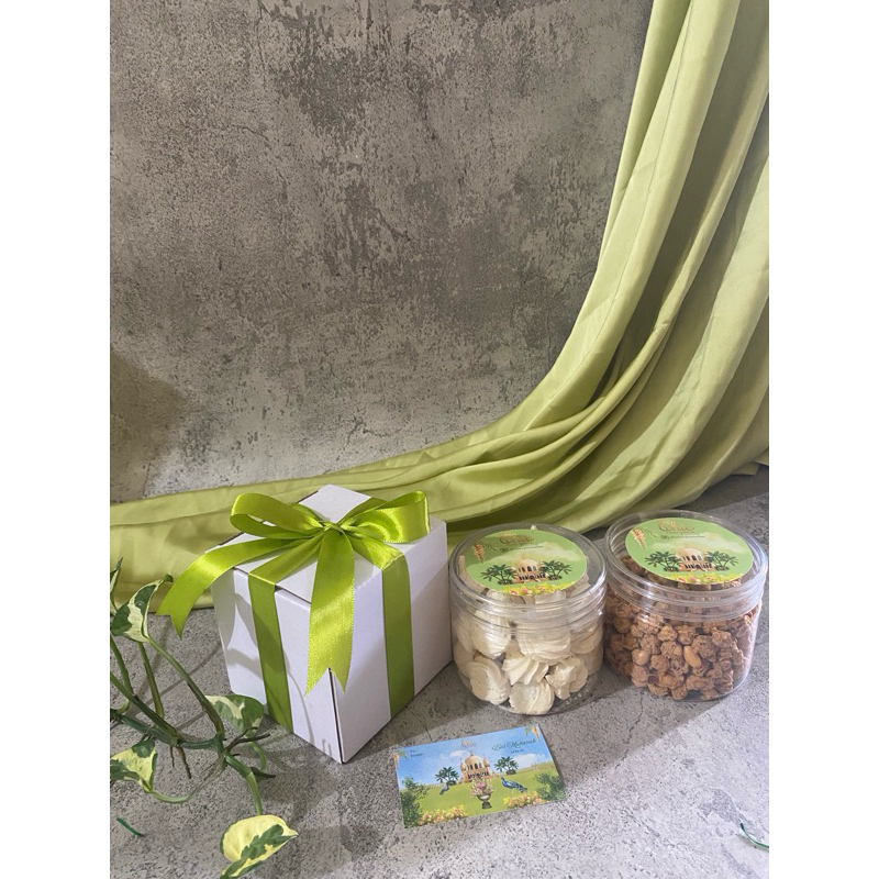 

EID MUBARAK/ IDUL FITRI HAMPERS - ALEENA SET