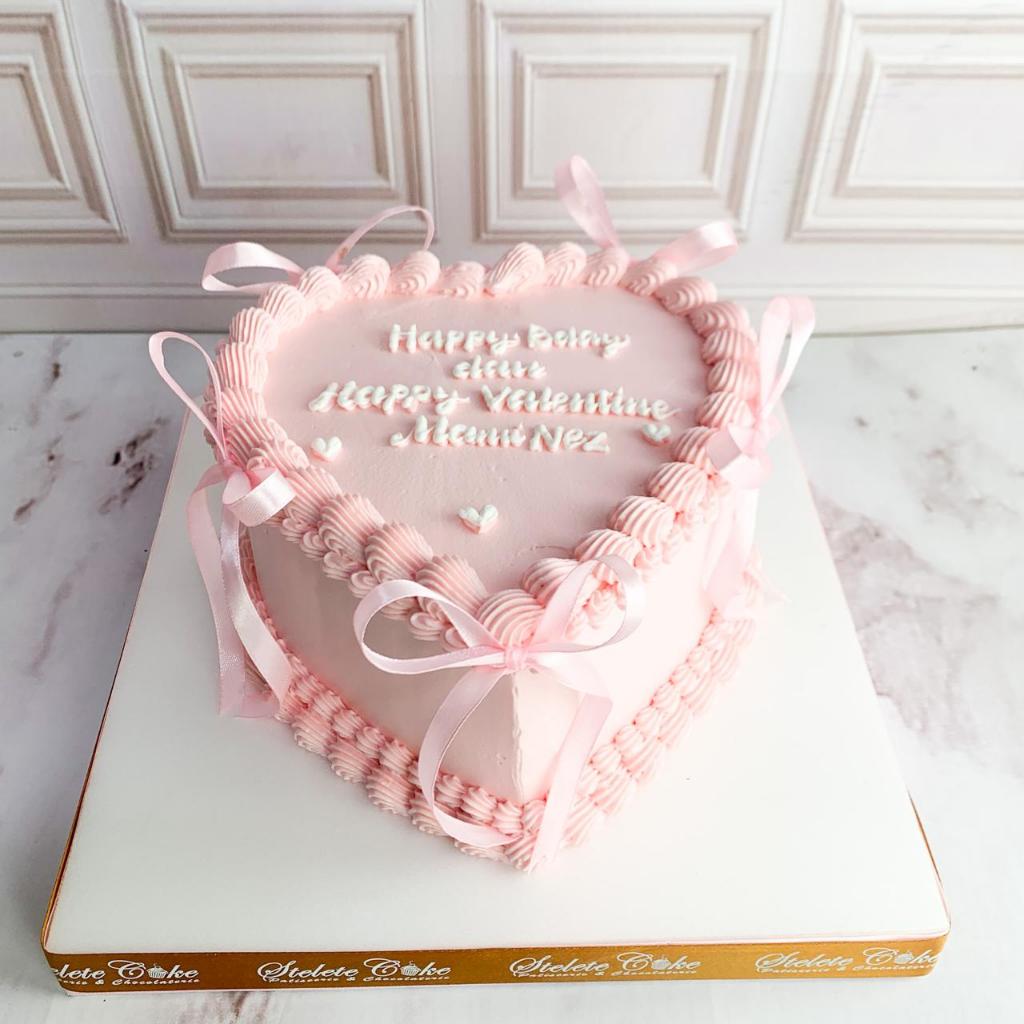 Kue Ulang Tahun/Birthday Cake/Kue Ultah tema Love/Kue Ultah Love ribbon/Kue Birthday Jakarta