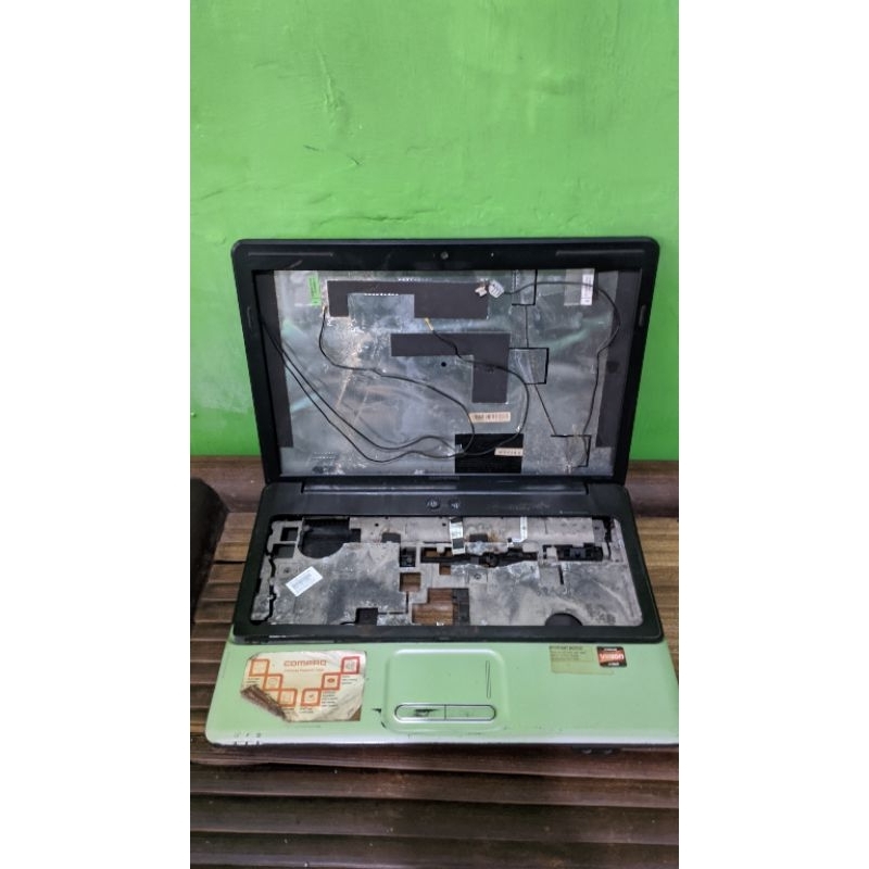 Casing bekas LaptopHP Compaq CQ41 Hitam Merah