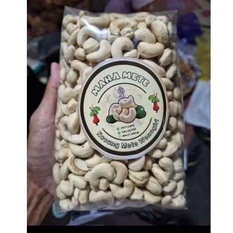 

Kacang Mete mede mentah Utuh super premium//kacang mede asli wonogiri//maha mete