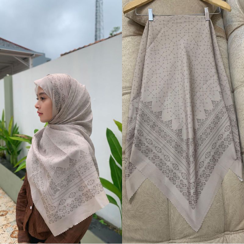 KODE  - CREAMY / PERCOKLATAN Jilbab Segiempat-HIJAB Voal motif/ Hijab motif voal segi empat-(BISA BE