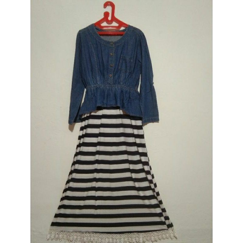 Gamis wanita  kombinasi jeans dan kaos motif garis