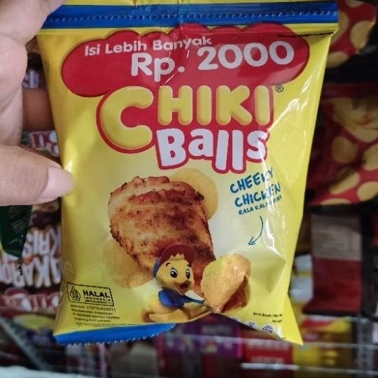 

chiki ball rasa bisa request ready coklat, ayam, dan keju