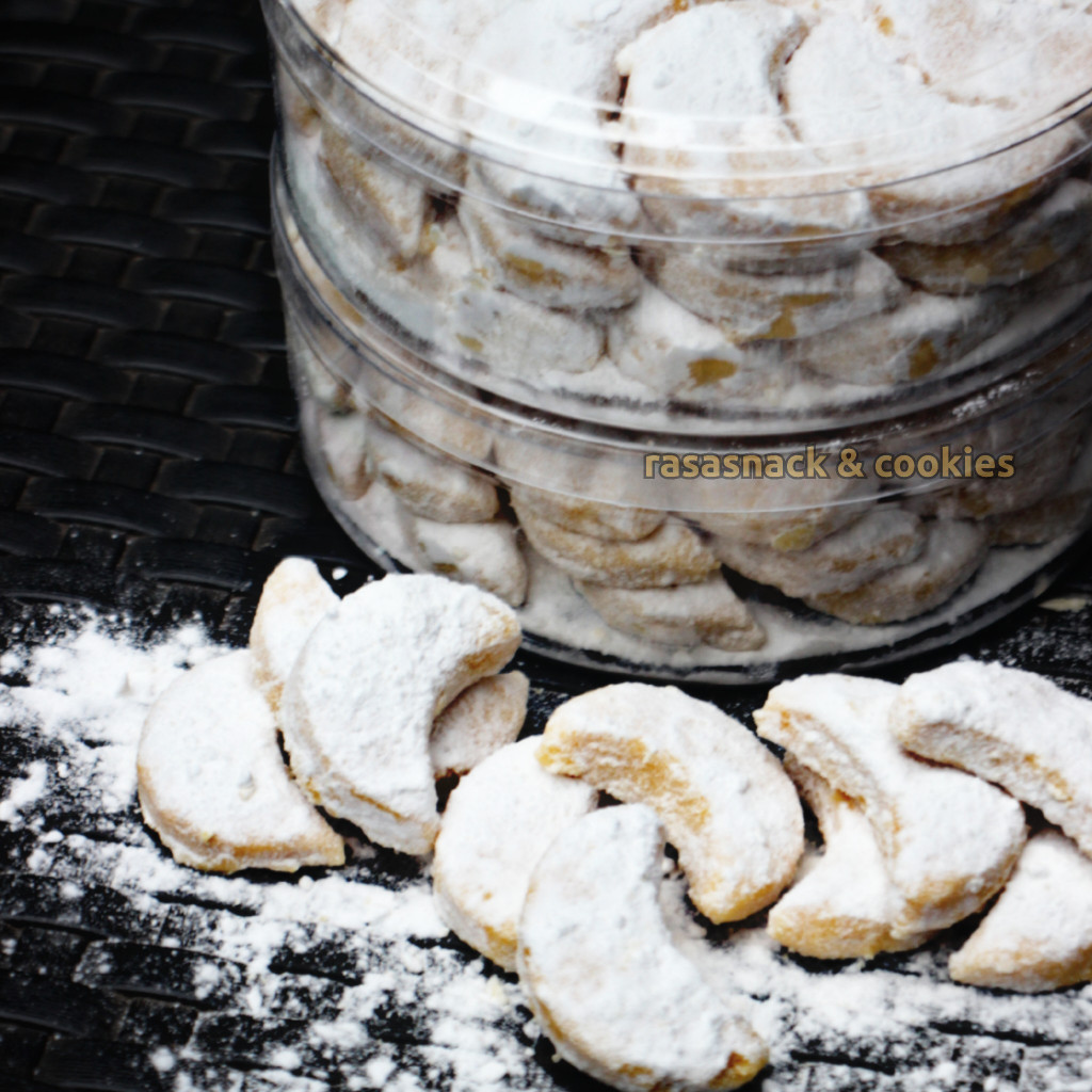 

kue salju lembut 250gr cemilan