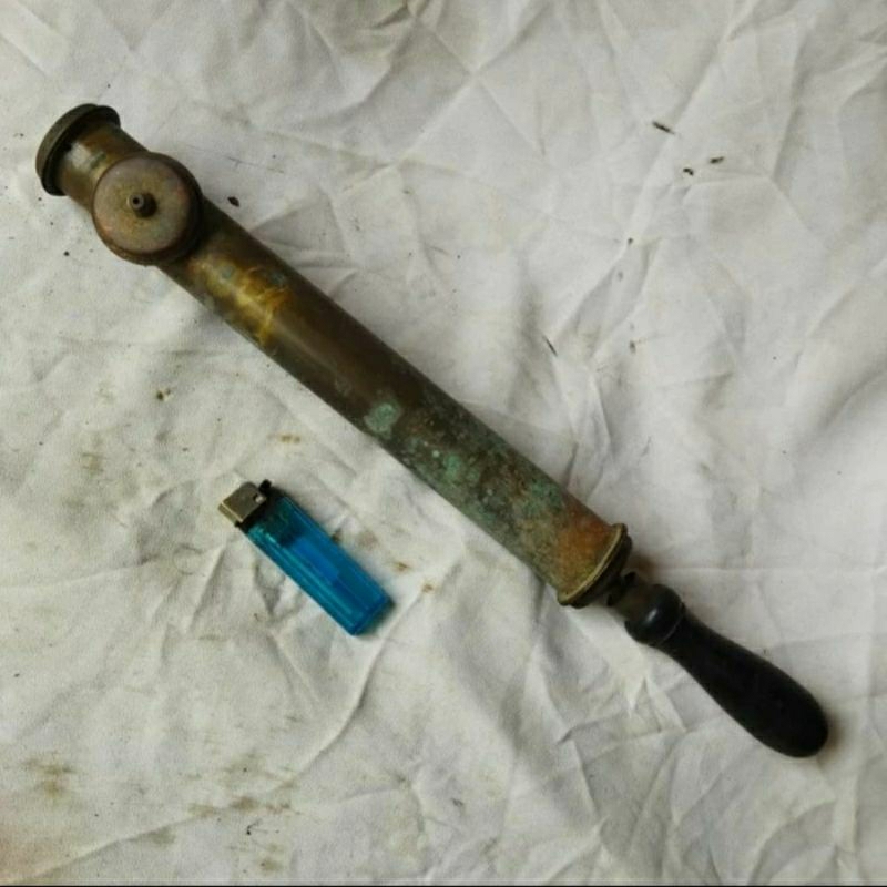 Pajangan Vintage 1940 Penyemprot Taman Kuningan made in Germany