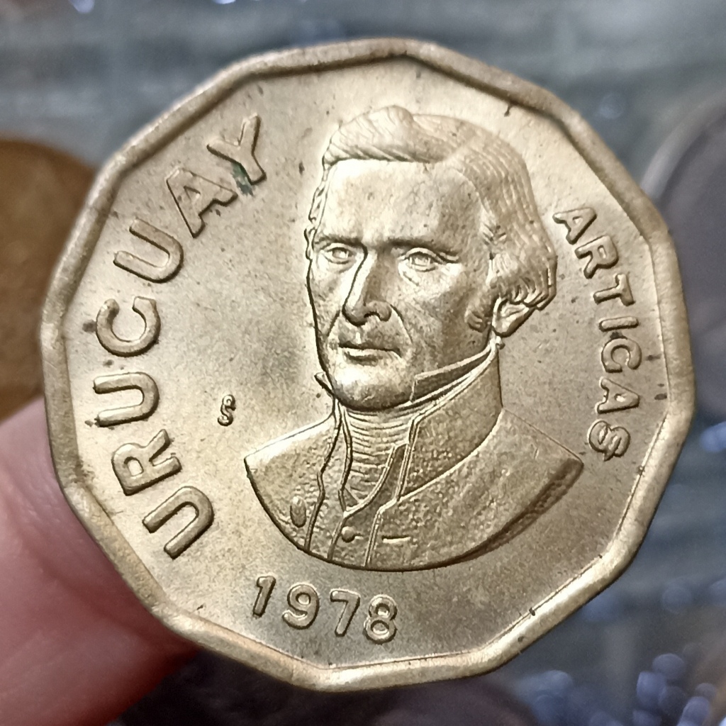 Koin Kuno Uruguay 1 Nuevo Peso - José Artigas Tahun 1978