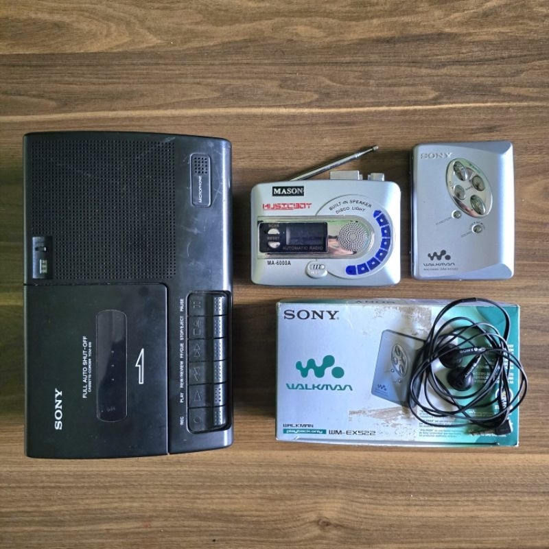 Sony TCM 919 Recorder Pemutar Kaset Pita, Walkman Sony WM-EX522  dan Mason Music Boy