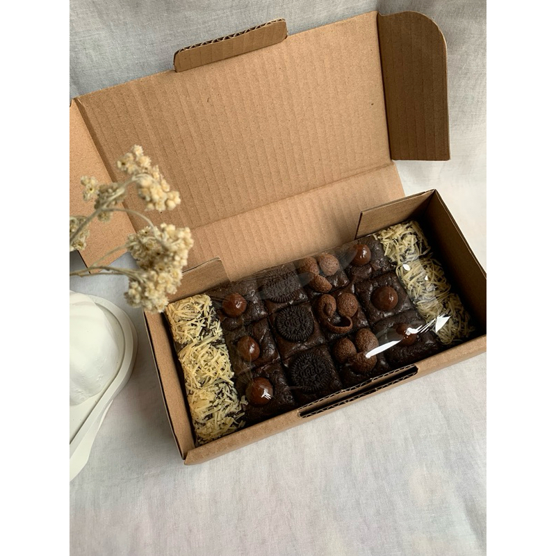 

Brownies Fudgy Medium by Adhira Cake/ Brownies Sekat Murah Medan