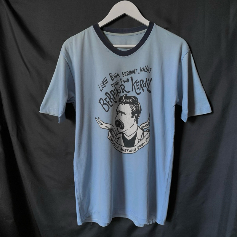 PRELOVED KAOS NIETZSCHE - KAOS TOKOH - KAOS FILSAFAT - KAOS FRIEDRICH NIETZSCHE