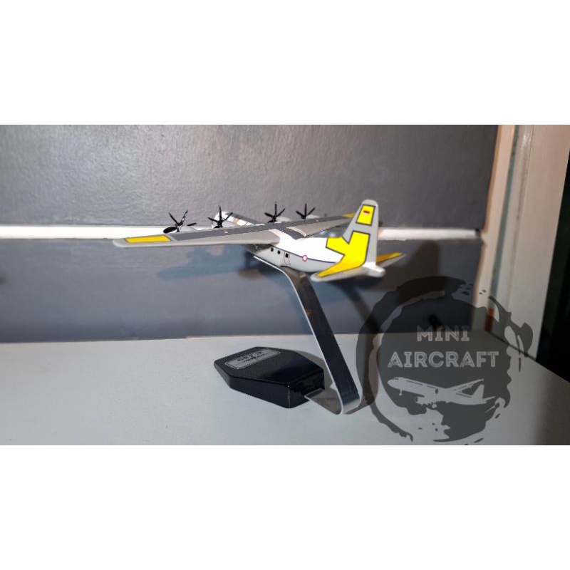 miniatur pesawat C130 TNI AU pesawat hercules C 130