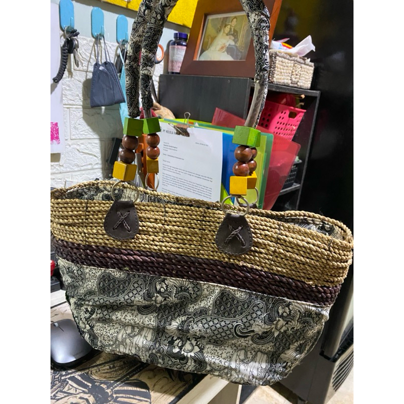 Tas Unik Rotan Untuk Wanita Bekas/Second