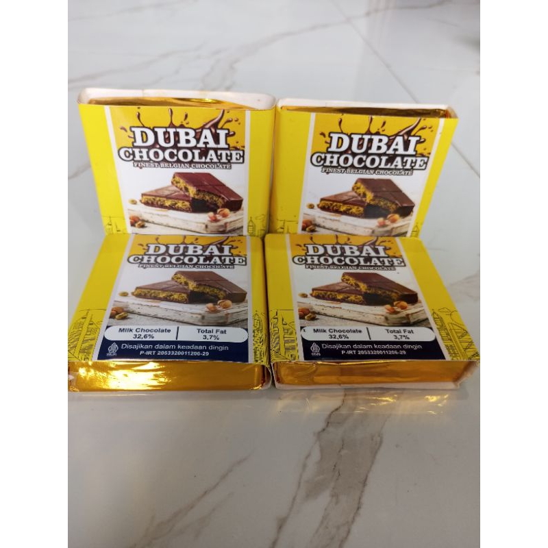 

Nycyta Home (Paket Hemat Isi 4 Pcs) Coklat Dubai Size Tanggung 130 Gr Chocolate Crispy Pistachio