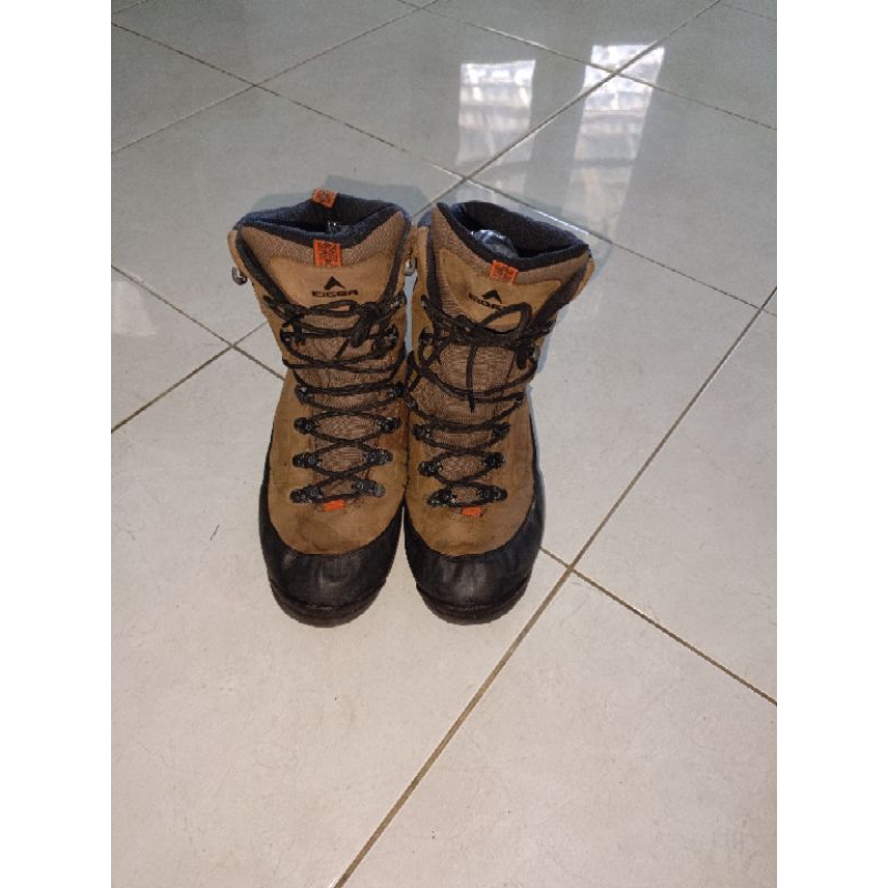 BOOTS HIKING SEPATU GUNUNG SIZE 43 SECOND PRELOVED ORIGINAL
