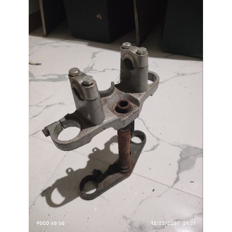 T Atas Bawah Scorpio