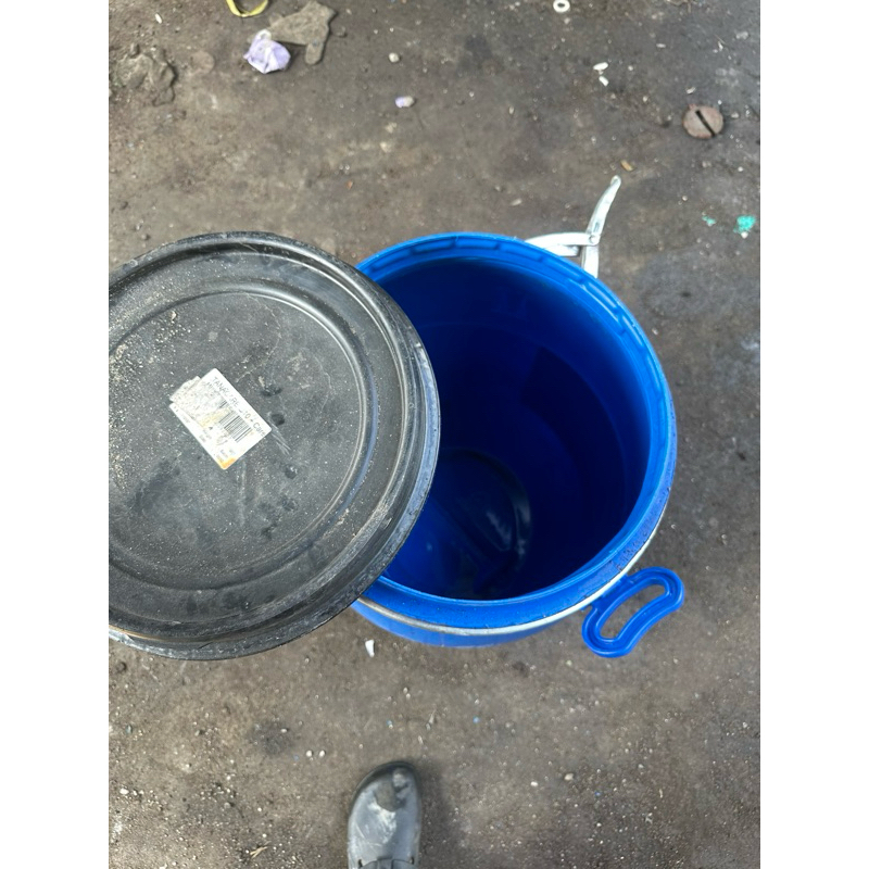 Tong  - drum - tong  plastik 60 liter  bekas