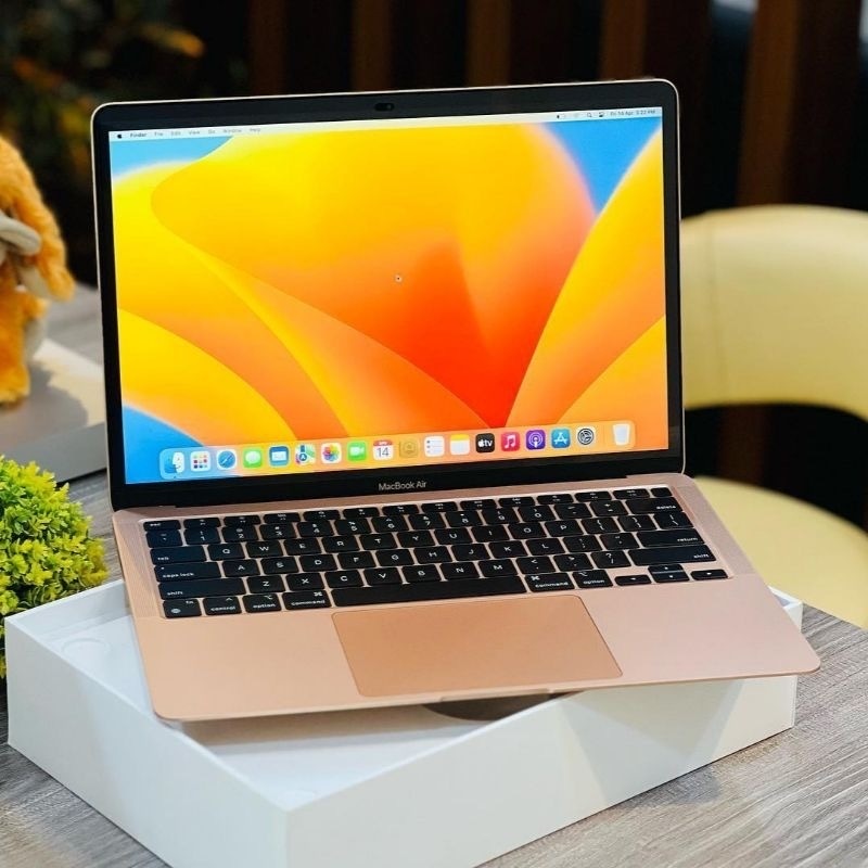 Macbook secomd 2012