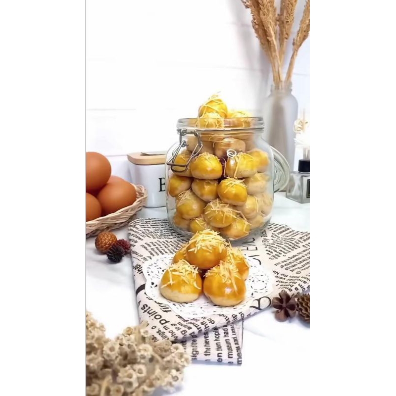 

Nastar Keju Premium Isi Nanas Toples tabung 600ml