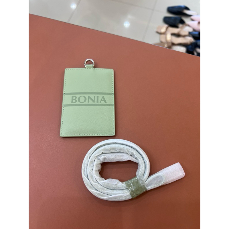 

id card bonia