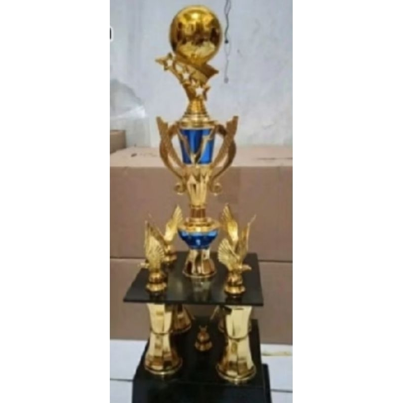 PIALA.SEPAK.BOLA,KAKI.4.MEWAH