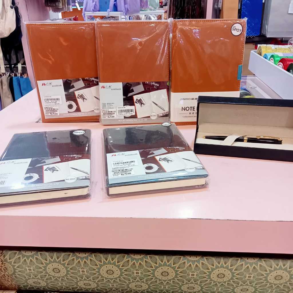 

GRAMEDIA KARAWACI - THE SPOT NOTEBOOK A5 8925