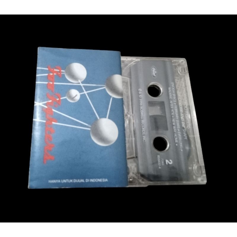 Kaset Pita Foo Fighters - The Colour And The Shape - rock