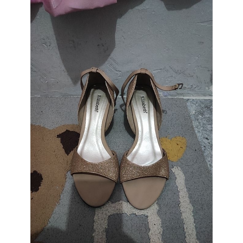 Sepatu Elizabeth
