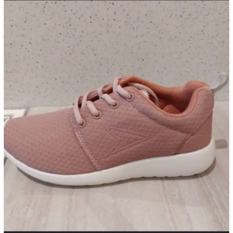 sepatu sport bata 011