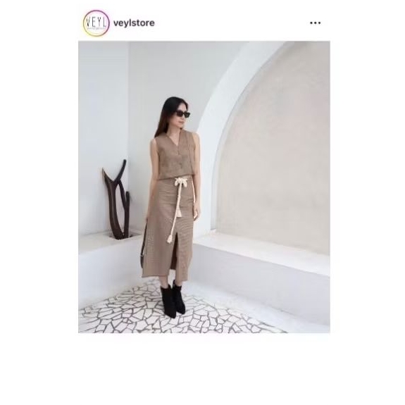 VEYL X LILY PR3L0V3D CAMILLE VEST CROPPED + CLANCY SLIT SKIRT NOT DUMA, ZARA, UNIQLO, CLAUDE, JOSHEP