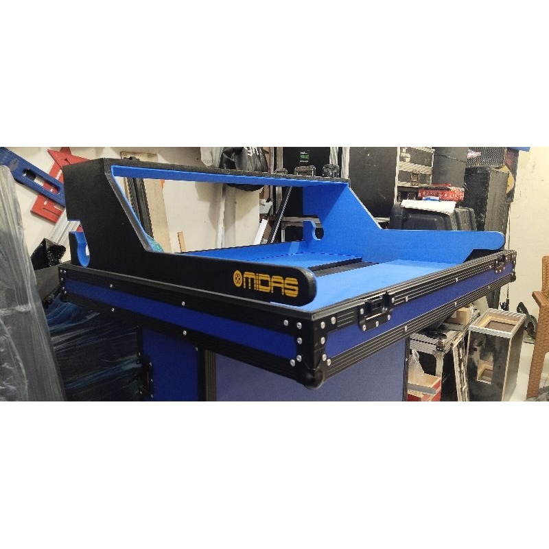 Hardcase midas M32 live