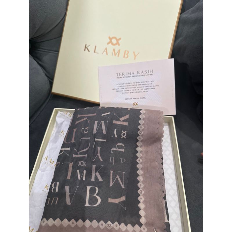 scarf wearing klamby