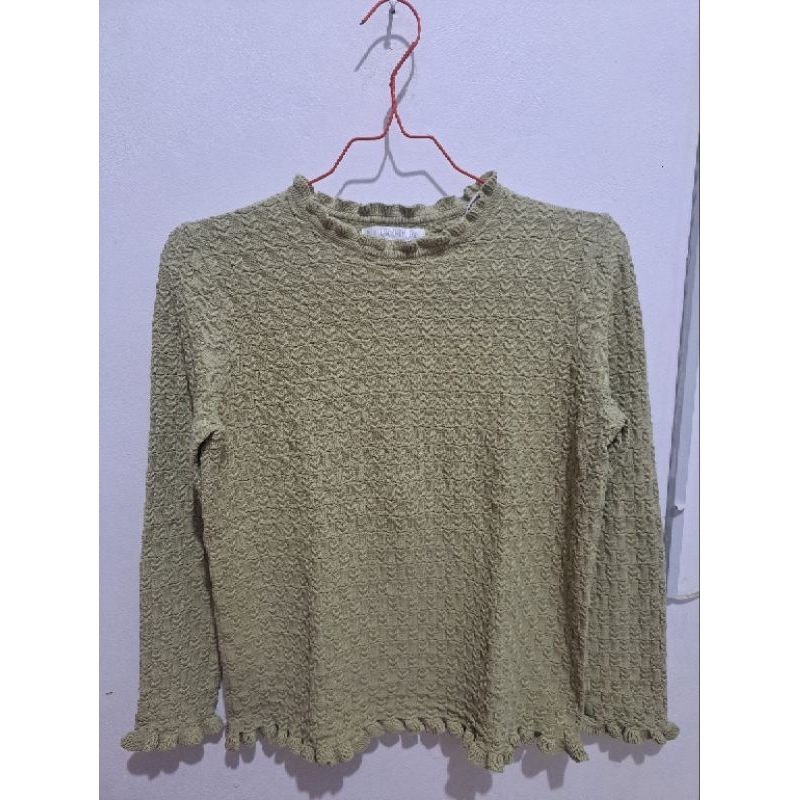 Preloved (prewash) atasan / blouse rajut brand COME