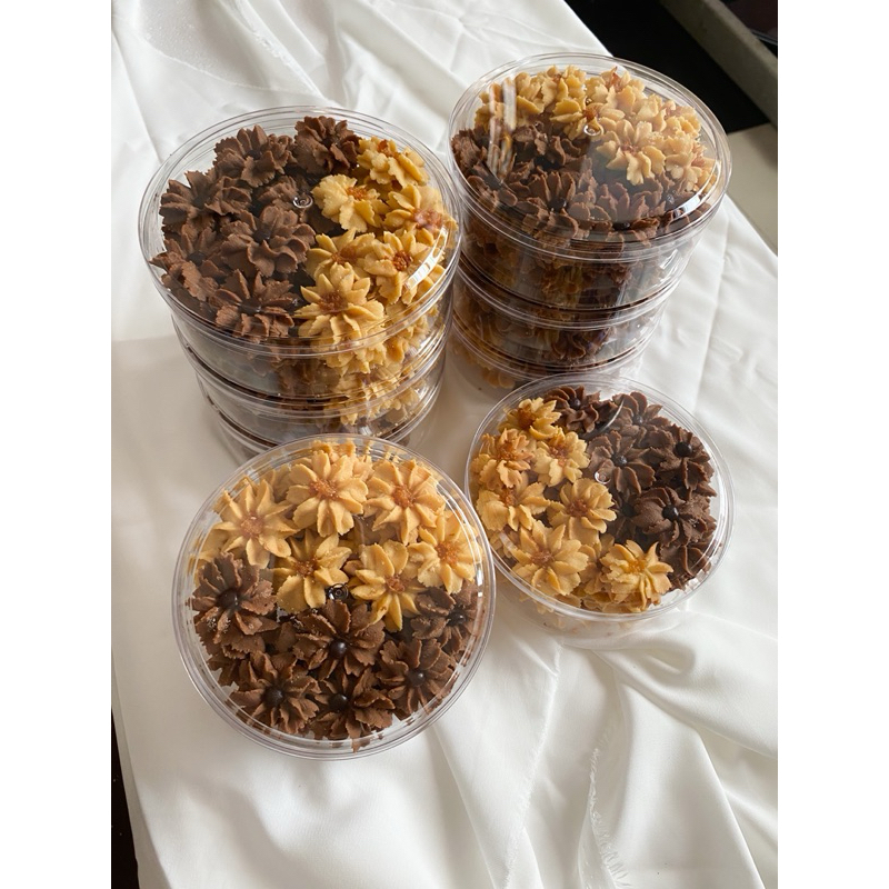 

KUE SEMPRIT MAWAR MIX COKLAT