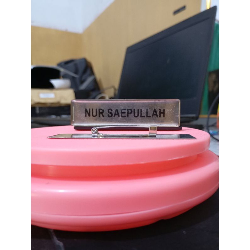 

Papan Nama/Name Tag steanlist silver Peniti