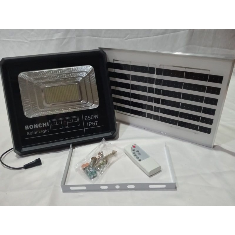 LAMPU TENAGA SURYA SOLAR LIGHT 650W merk BONCHI type IP67/LAMPU PROYEK SOLAR PANEL/SOLAR LAMP WATERP