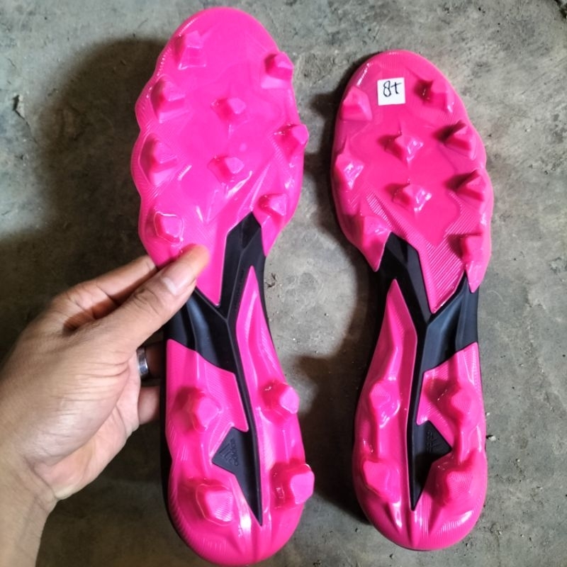 outsole sepatu bola original