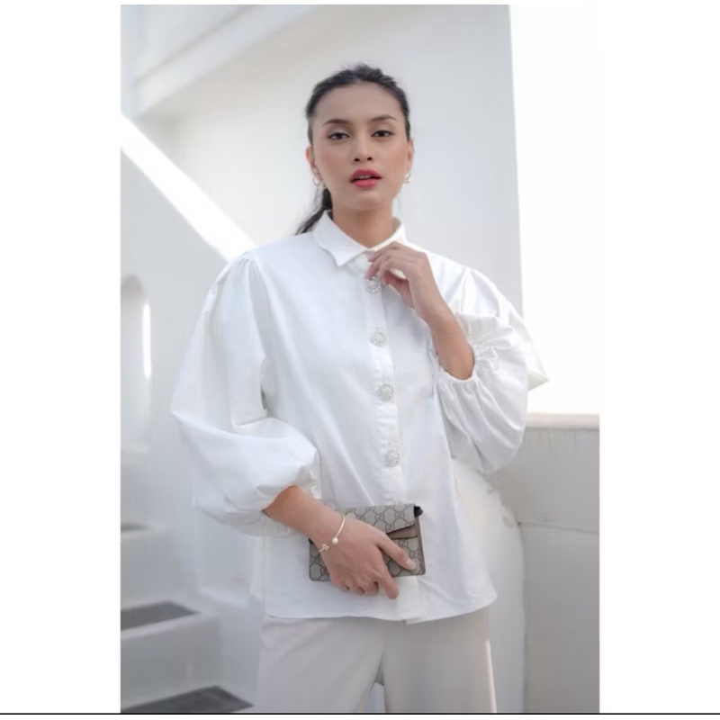 Benang Jarum white claire button shirt