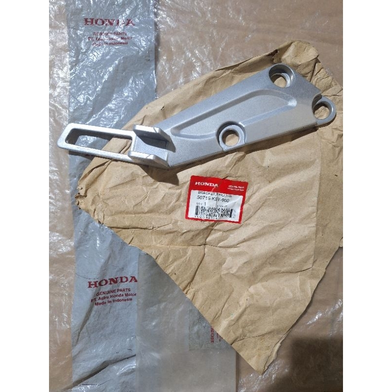 breket dudukan pijakan step belakang honda supra x100 suprafit lama original ahm honda 50715-kev-900
