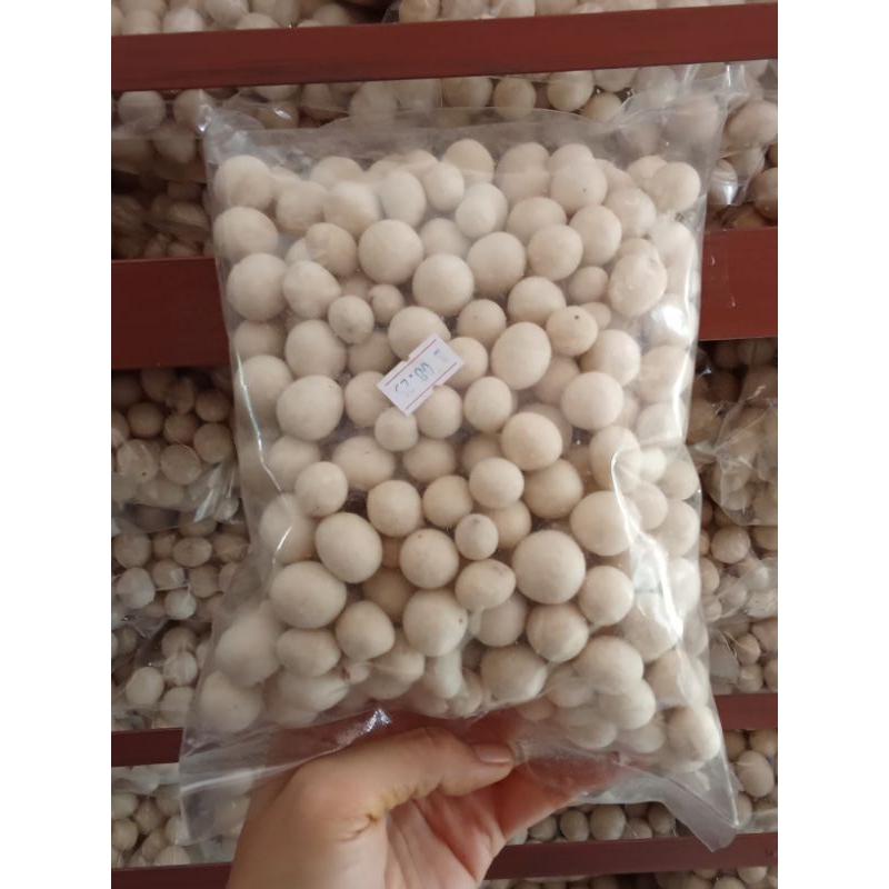 

500 gram Kacang atom / kacang Sukro. Kue lebaran halal, baru dan rasa dijamin.