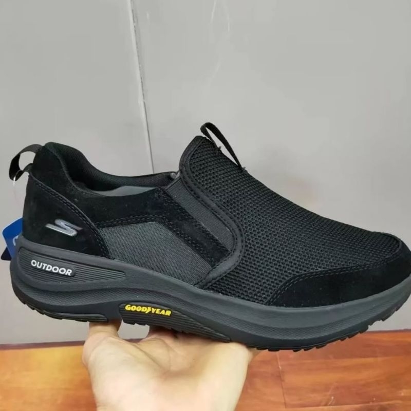 sepatu kerja pria / skechers pria dewasa / sepatu pria warna hitam