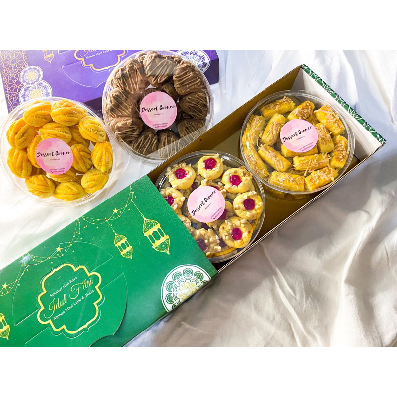 

Paket Hampers Kastengel dan Nastar Daun