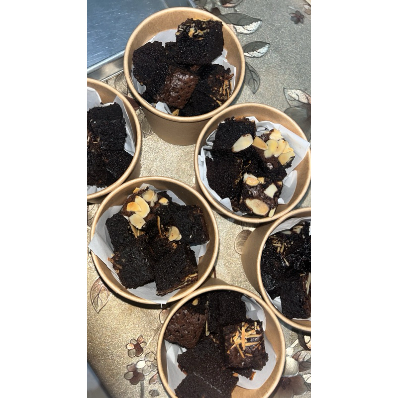 

FUDGY BROWNIES FEELSBITE