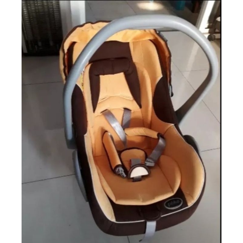 Kursi mobil bayi Pliko