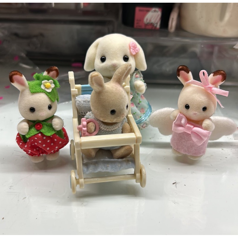 Sylvanian family flora sister choco bunny rabbit strawberry baby stroller brown