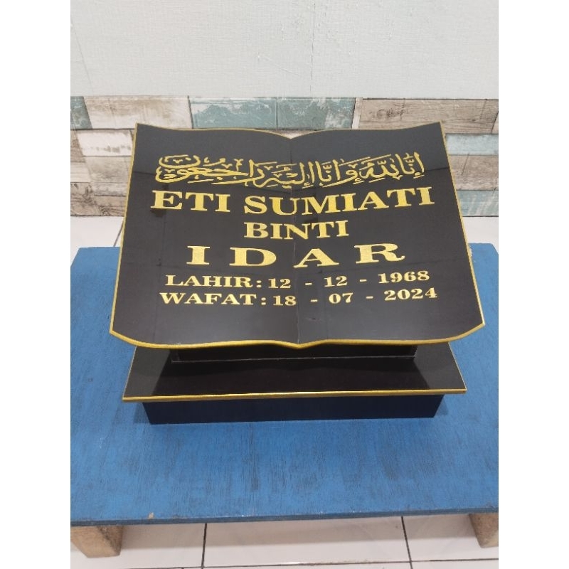 BATU NISAN GRANIT HITAM DUDUKAN BUKU